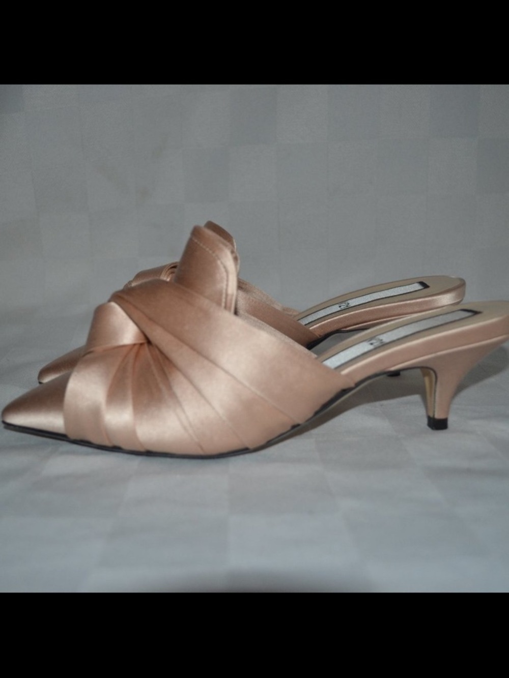 Sz 37 6.5 No 21 Nude Knotted Nude Satin Mules Slides Kitten 2" Heels